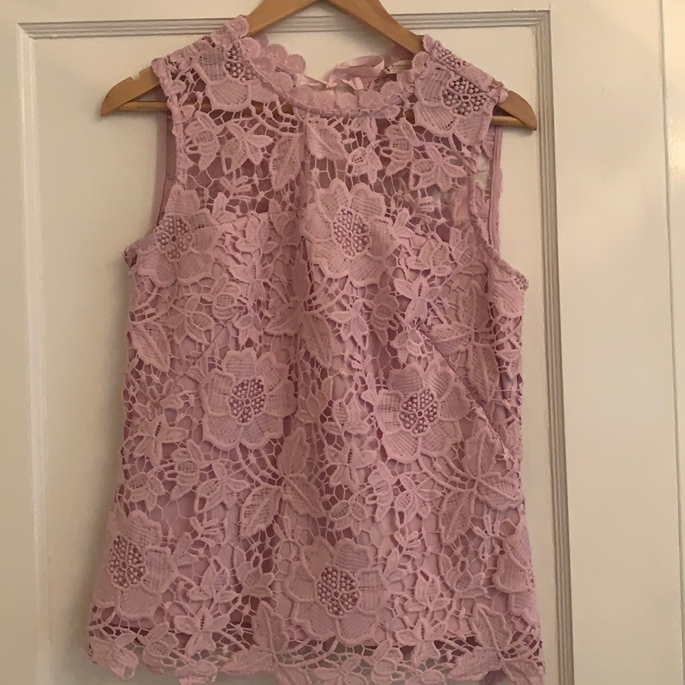 Sleeveless embroidered blouse